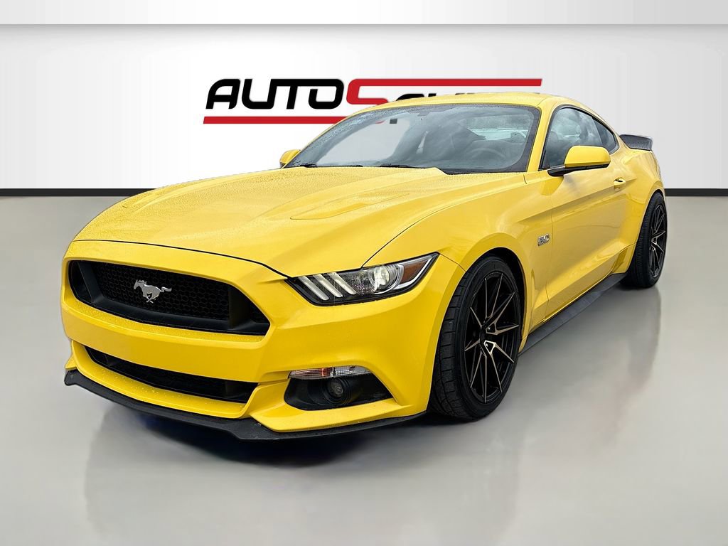 Used 2017 Ford Mustang GT RWD image 3