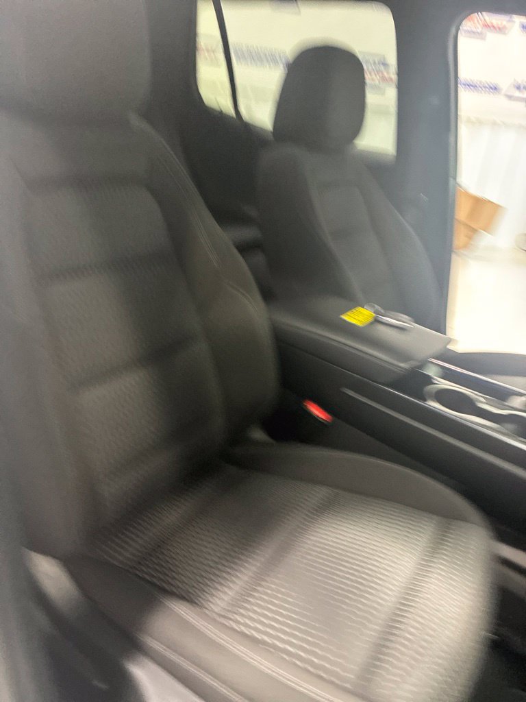 Used 2026 Chevrolet Equinox LT AWD/4WD image 36
