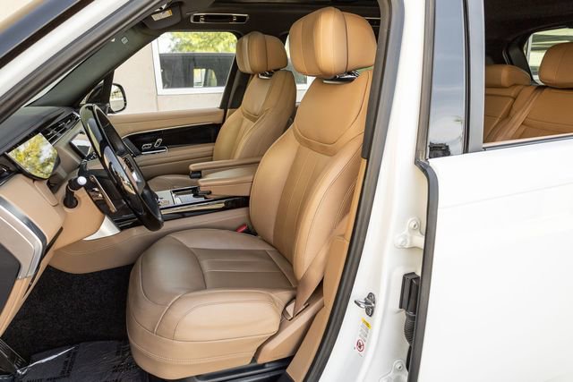 Used 2025 Land Rover Range Rover Autobiography image 12