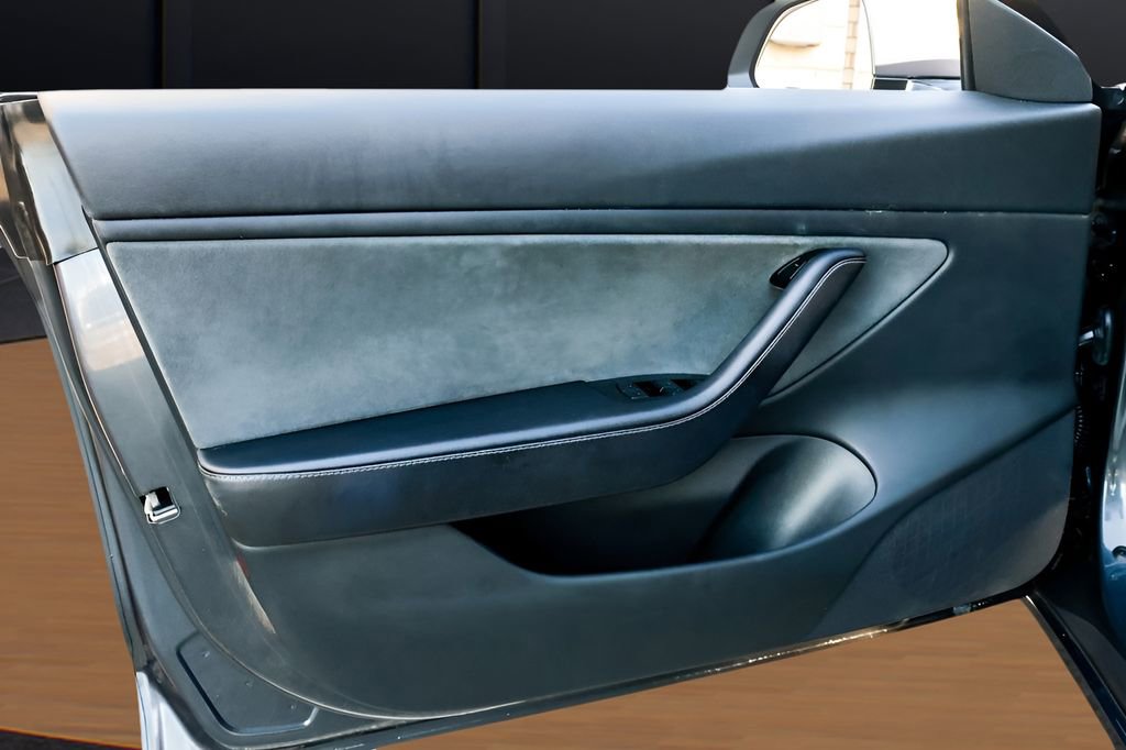 Used 2020 Tesla Model 3 Performance image 26