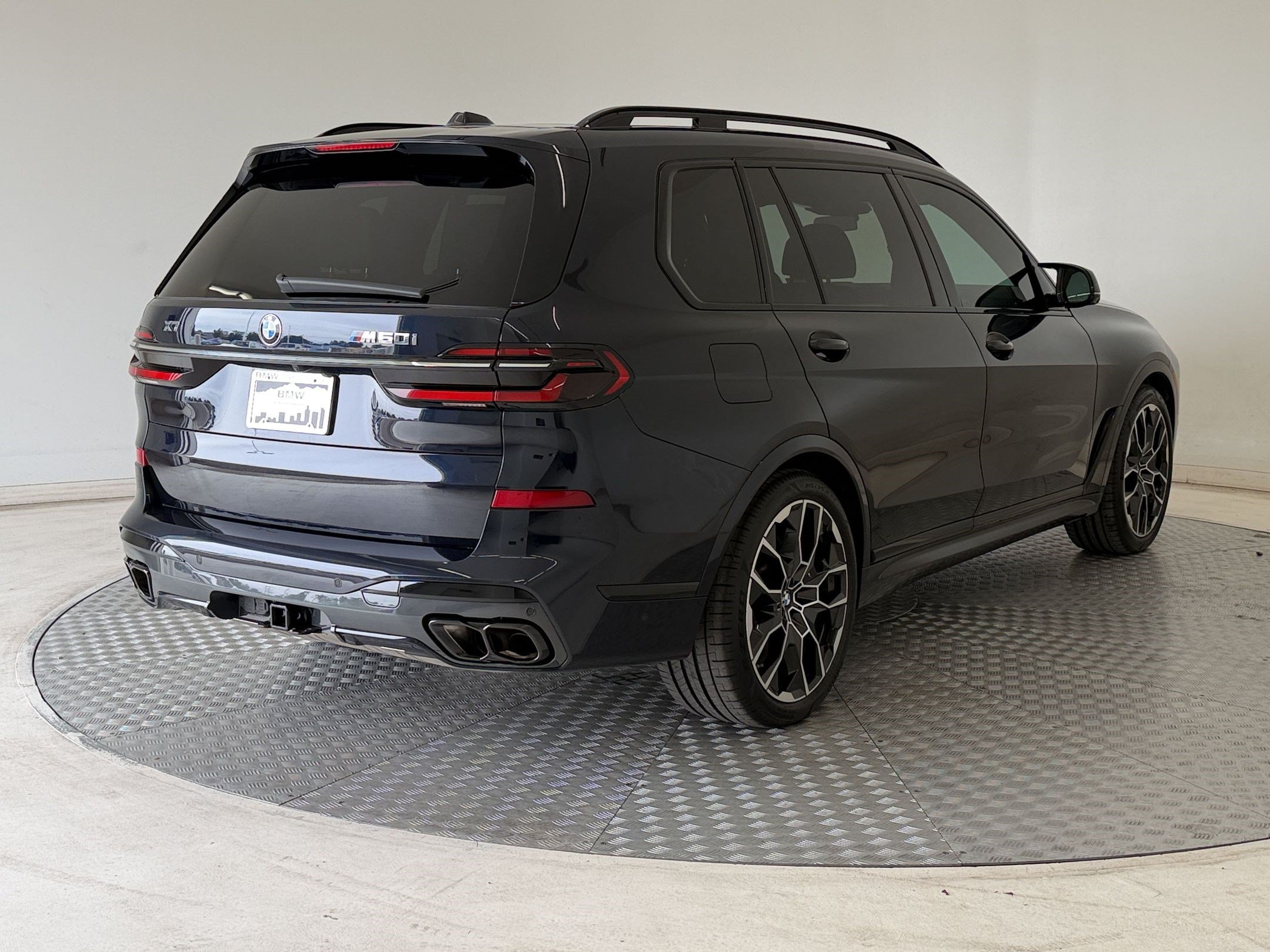Certified 2023 BMW X7 M60i w/ Executive Package AWD/4WD image 9