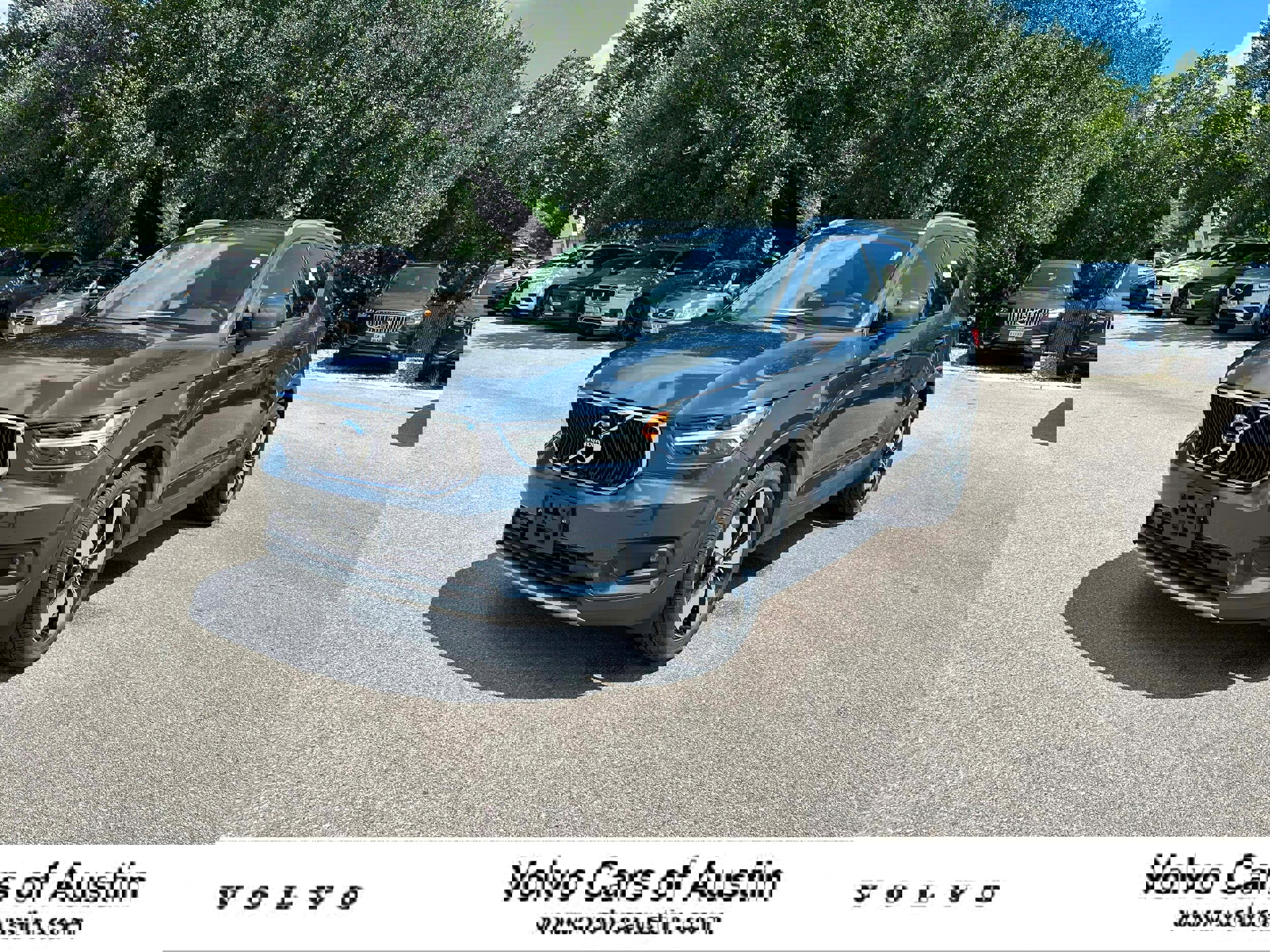 Used 2021 Volvo XC40 T5 Momentum w/ Premium Package