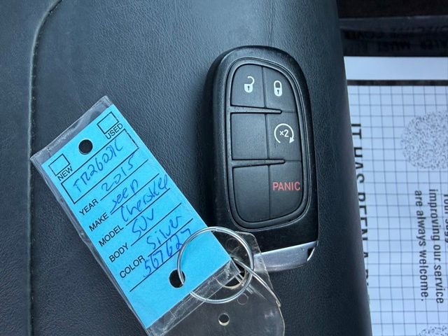 Used 2015 Jeep Cherokee Limited w/ Technology Group image 39