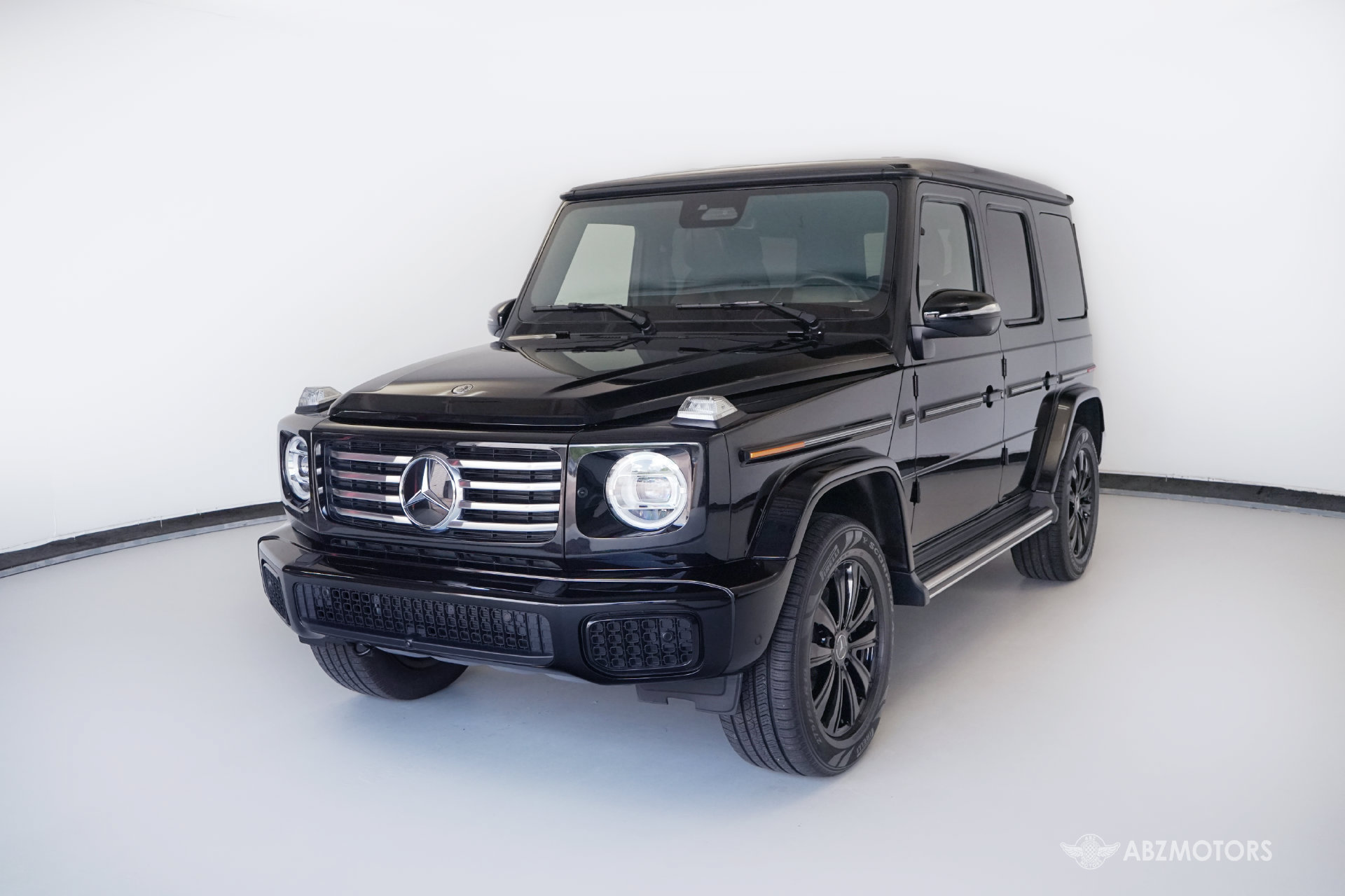 Used 2025 Mercedes-Benz G 550 image 2