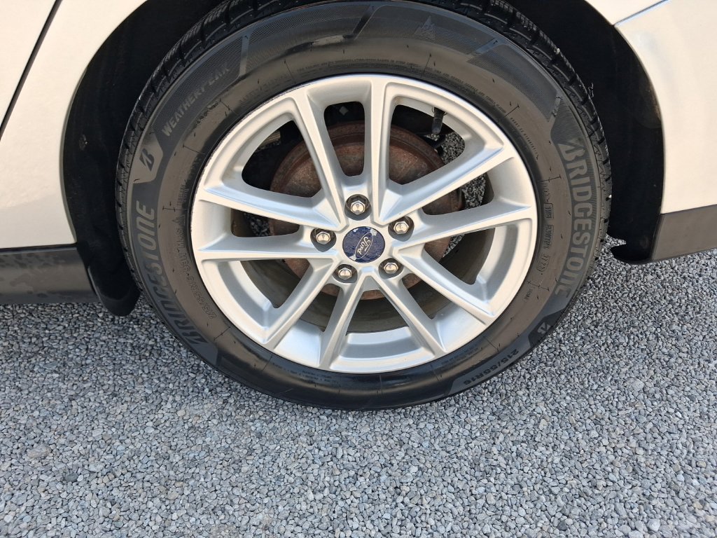 Used 2016 Ford Focus SE FWD image 27