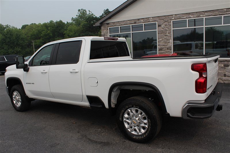 Used 2021 Chevrolet Silverado 2500 LT w/ Z71 Off-Road Package AWD/4WD image 4