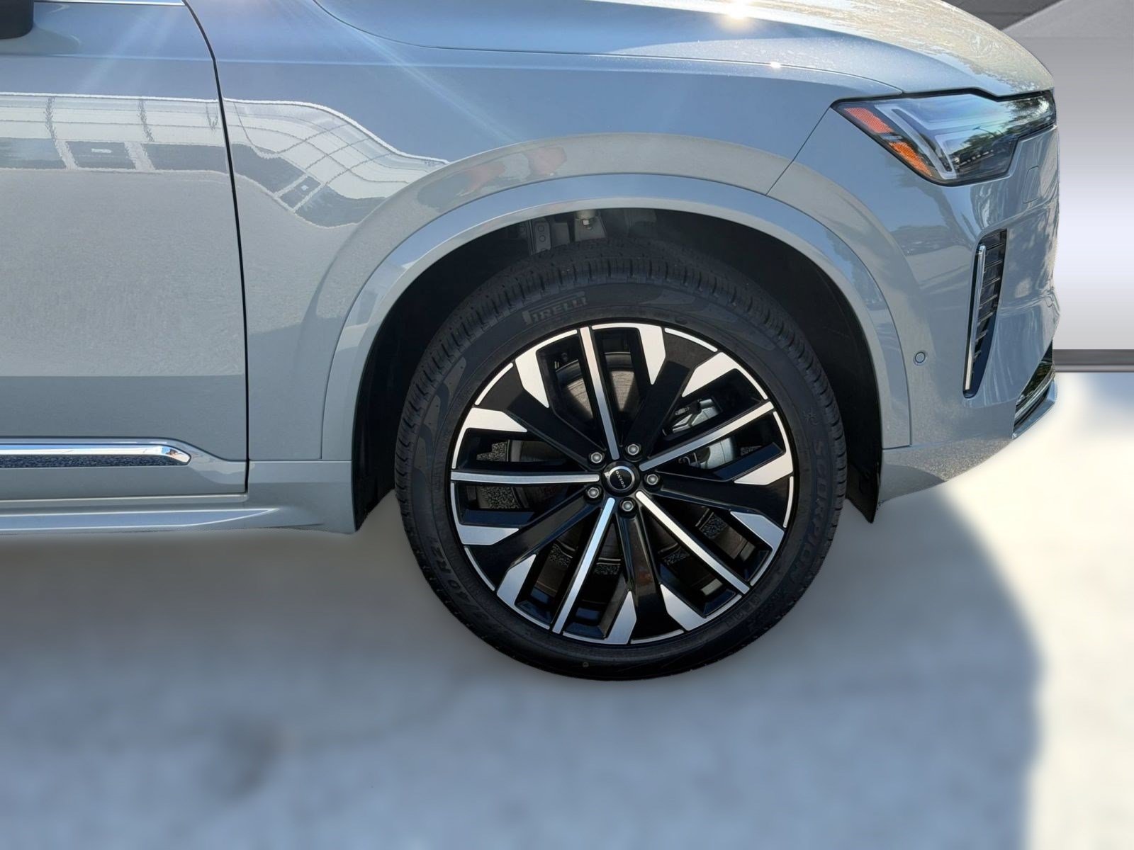 New 2026 Volvo XC90 B6 Ultra w/ Protection Package AWD/4WD image 12