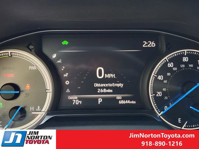 Used 2022 Toyota Venza XLE image 19