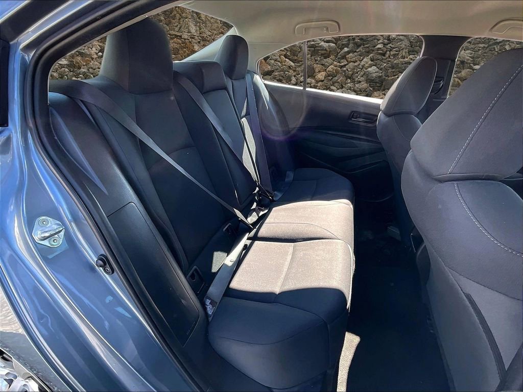 Used 2022 Toyota Corolla LE image 25