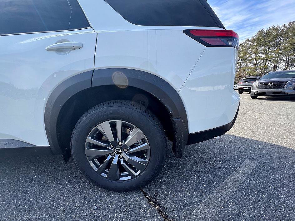 New 2026 Nissan Pathfinder SV image 9