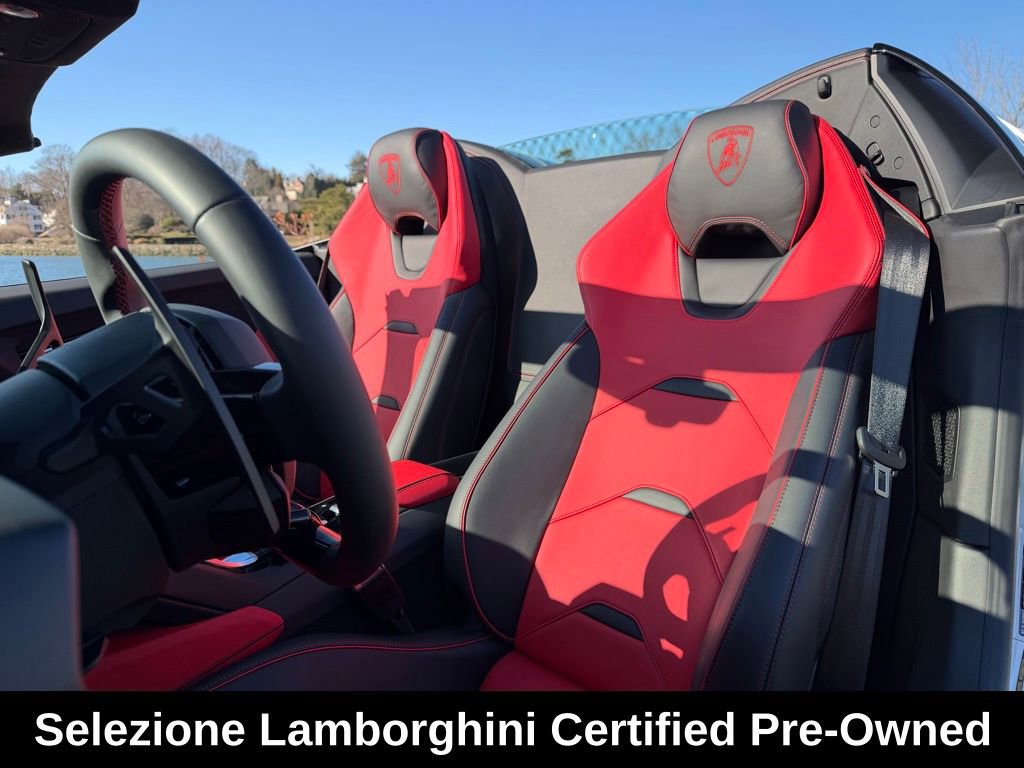 Used 2024 Lamborghini Huracan EVO image 21