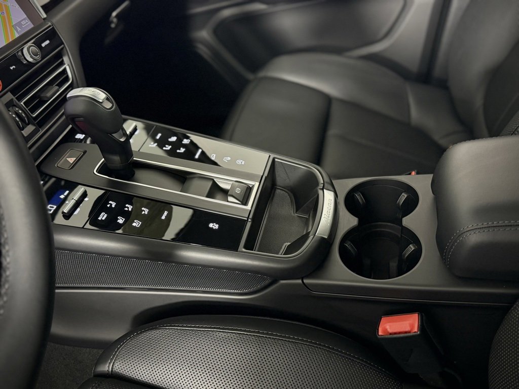 Certified 2024 Porsche Macan image 24