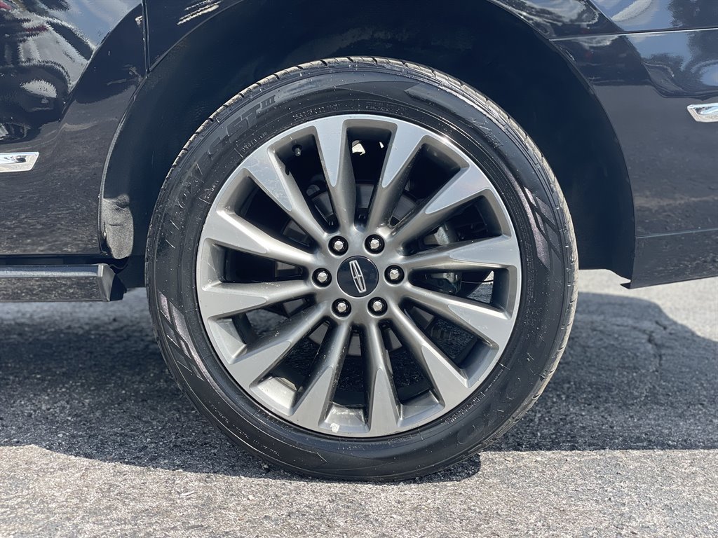Used 2019 Lincoln Navigator L Select AWD/4WD image 44