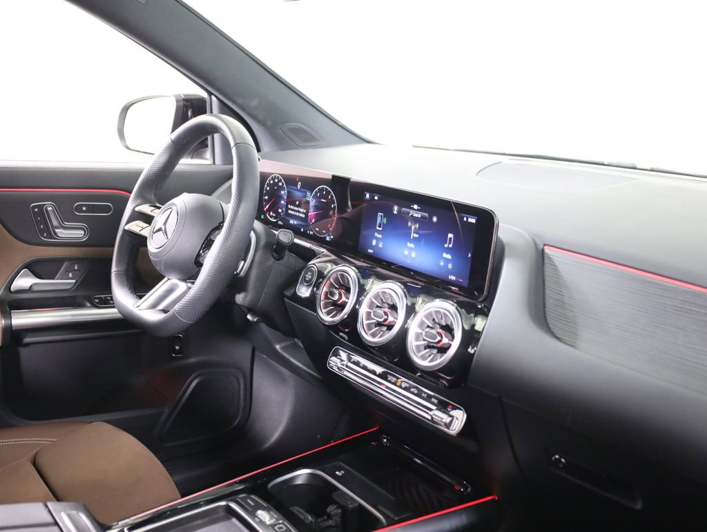 Used 2026 Mercedes-Benz GLA 250 4MATIC image 42