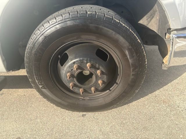 Used 2010 Ford F350 Lariat image 10