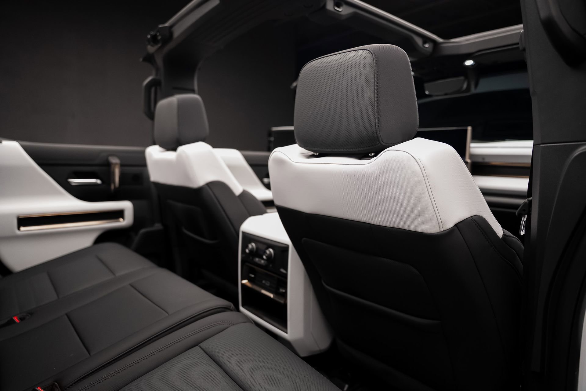 Used 2024 GMC Hummer EV 2X w/ Extreme Off-Road Package image 73