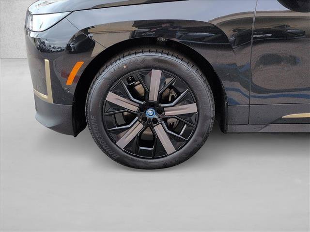 Used 2024 BMW iX xDrive50 AWD/4WD image 25