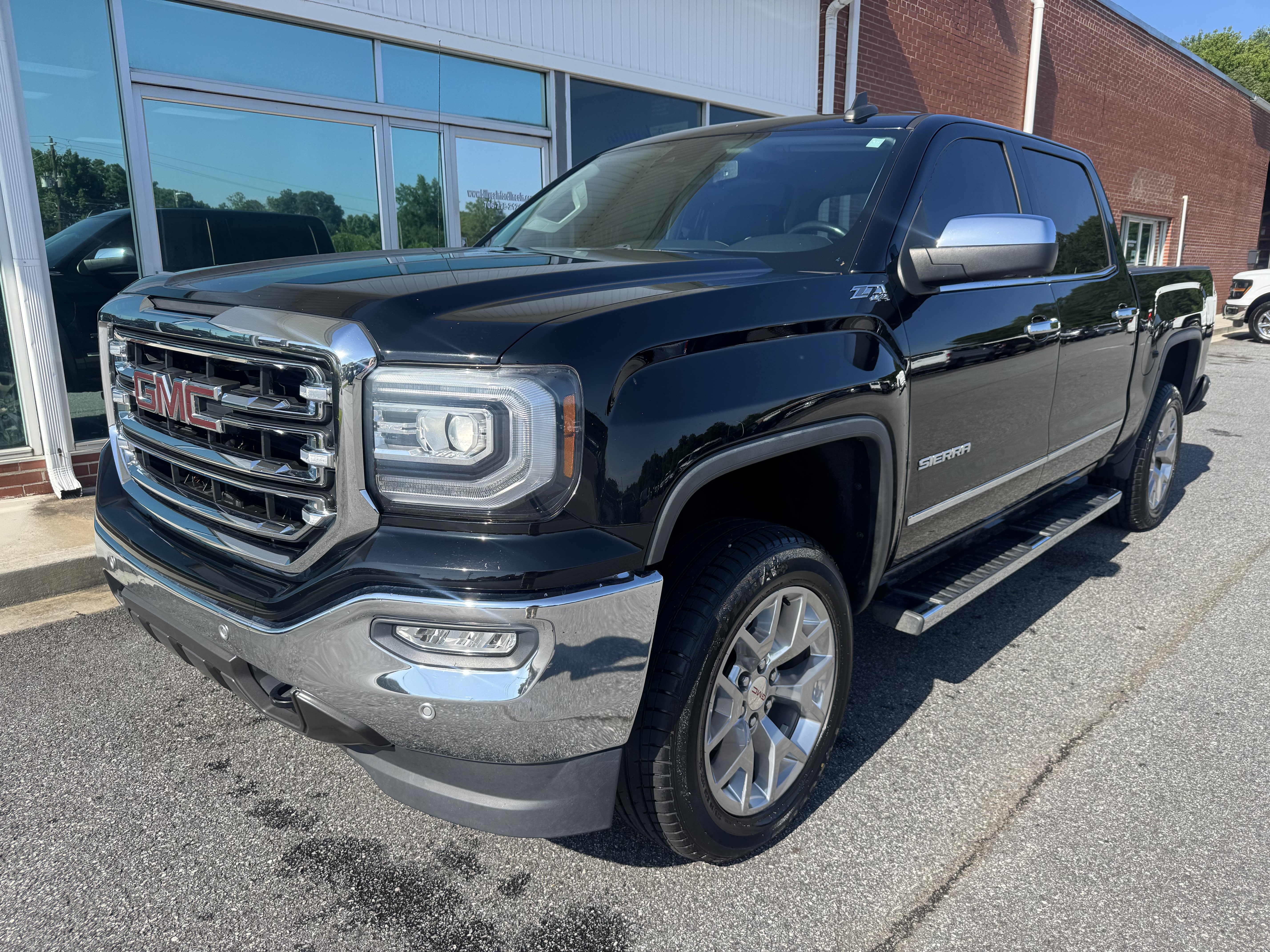 Used 2018 GMC Sierra 1500 SLT AWD/4WD image 5