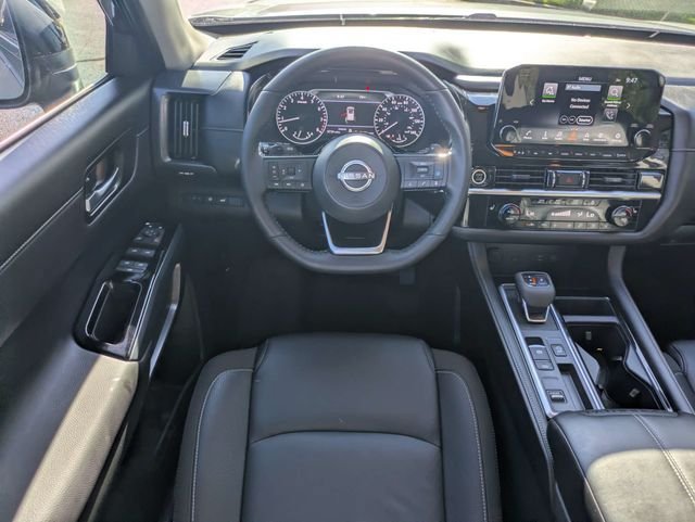 Used 2024 Nissan Pathfinder SL FWD image 18