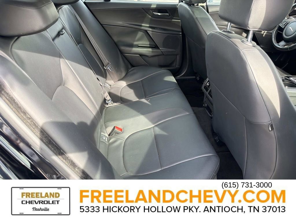 Used 2017 Jaguar XE image 22