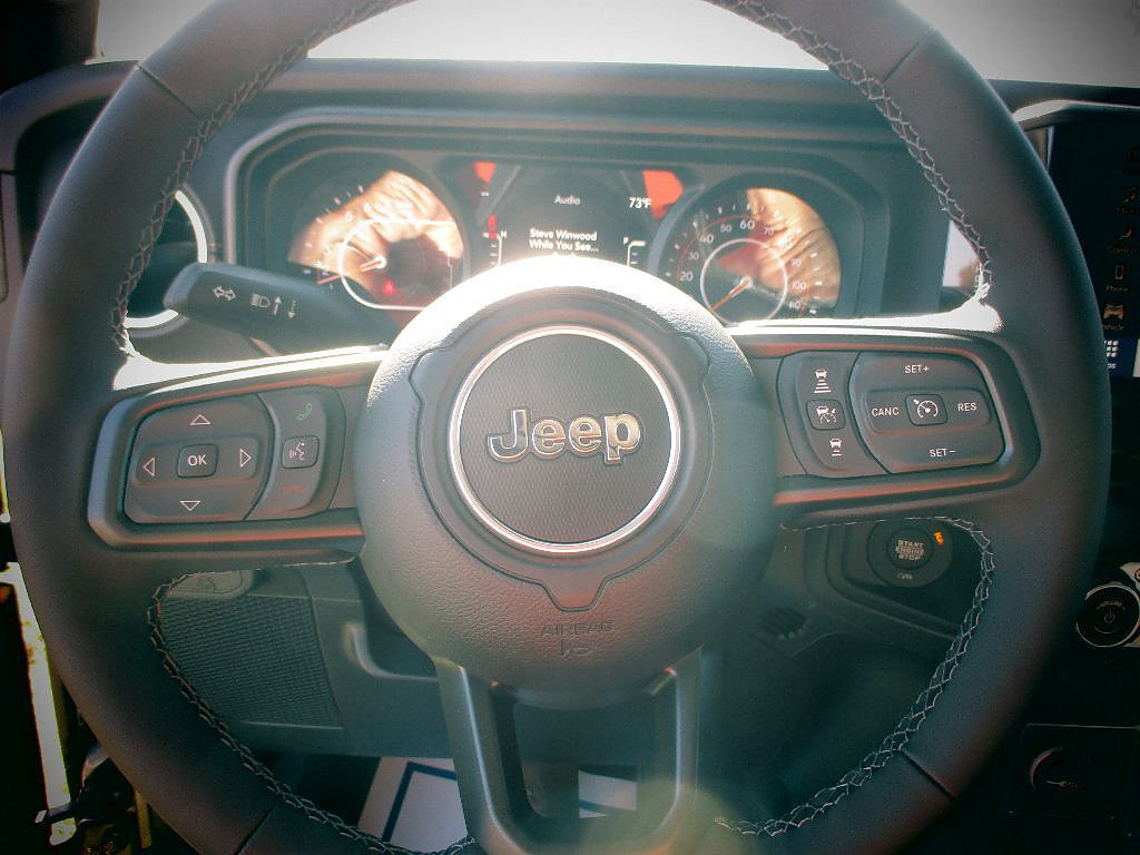 New 2025 Jeep Gladiator Sport AWD/4WD image 9