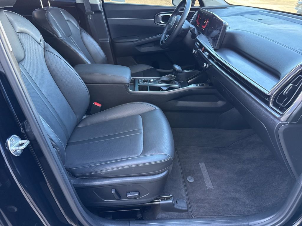 Used 2025 Kia Sorento EX w/ Panoramic Sunroof Package FWD image 22