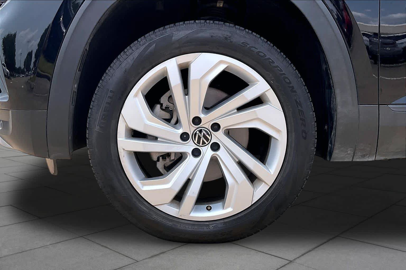 Used 2021 Volkswagen Atlas Cross Sport SEL w/ Cross Sport MDO Package AWD/4WD image 10