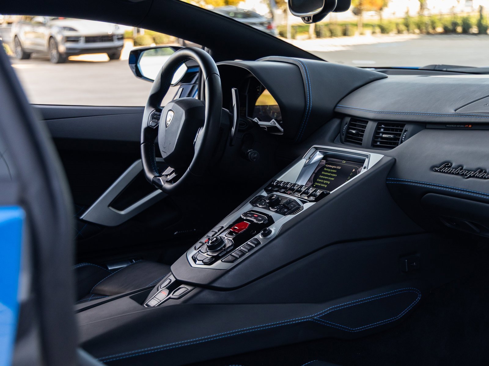 Used 2018 Lamborghini Aventador S image 43