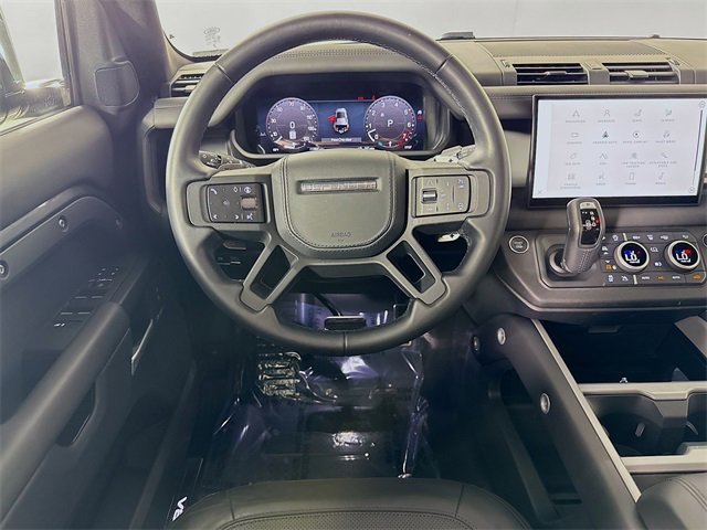 Certified 2025 Land Rover Defender 110 V8 image 25