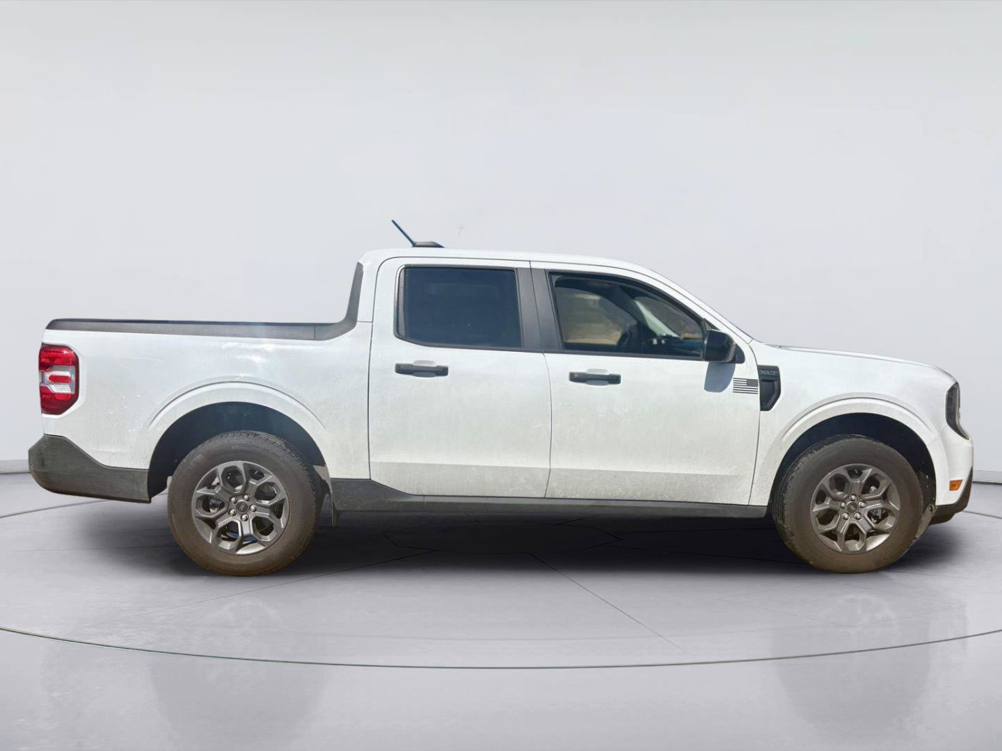 Used 2025 Ford Maverick XLT w/ XLT Luxury Package AWD/4WD image 2