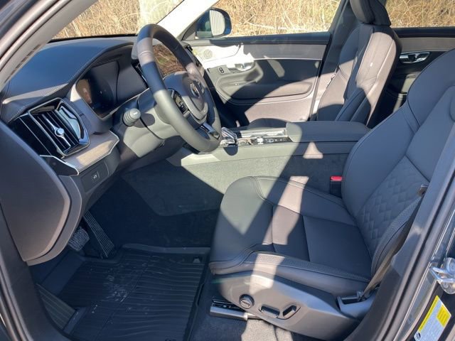 New 2026 Volvo XC90 B6 Core w/ Protection Package image 25