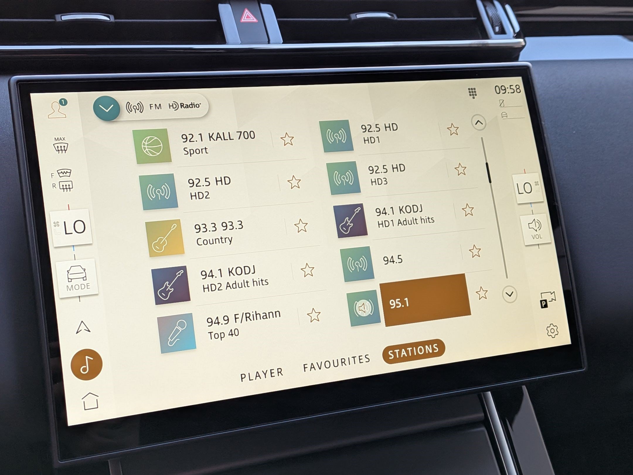 New 2026 Land Rover Range Rover Velar S AWD/4WD image 19