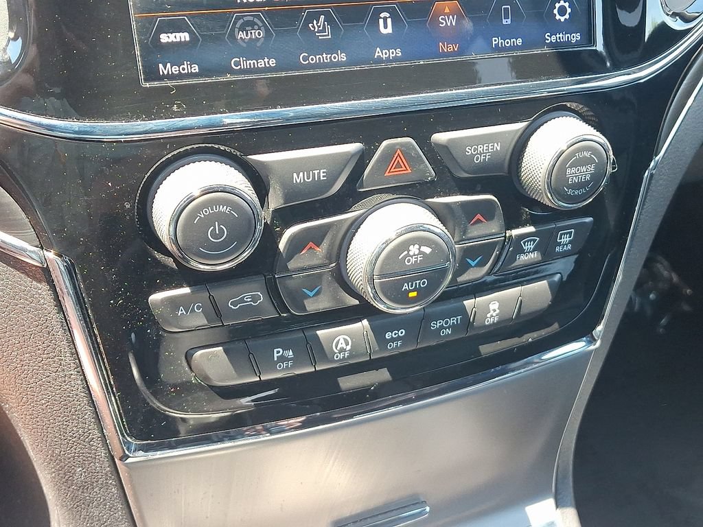 Used 2020 Jeep Grand Cherokee Limited AWD/4WD image 17