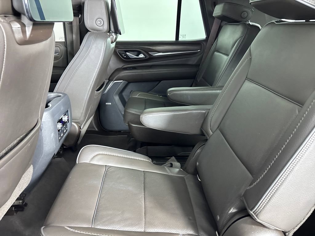 Used 2021 GMC Yukon Denali w/ Denali Premium Package image 27
