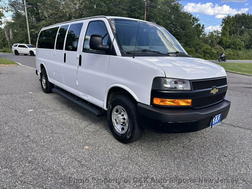 Used 2022 Chevrolet Express 3500 LS RWD image 3