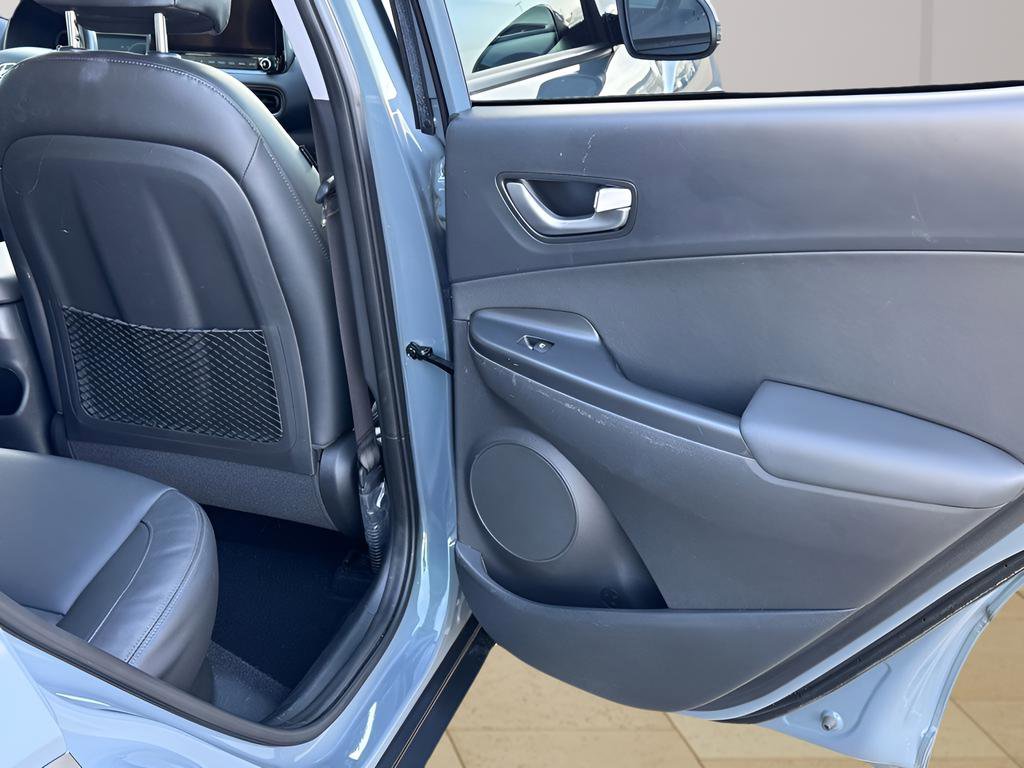Used 2023 Hyundai Kona Limited image 32