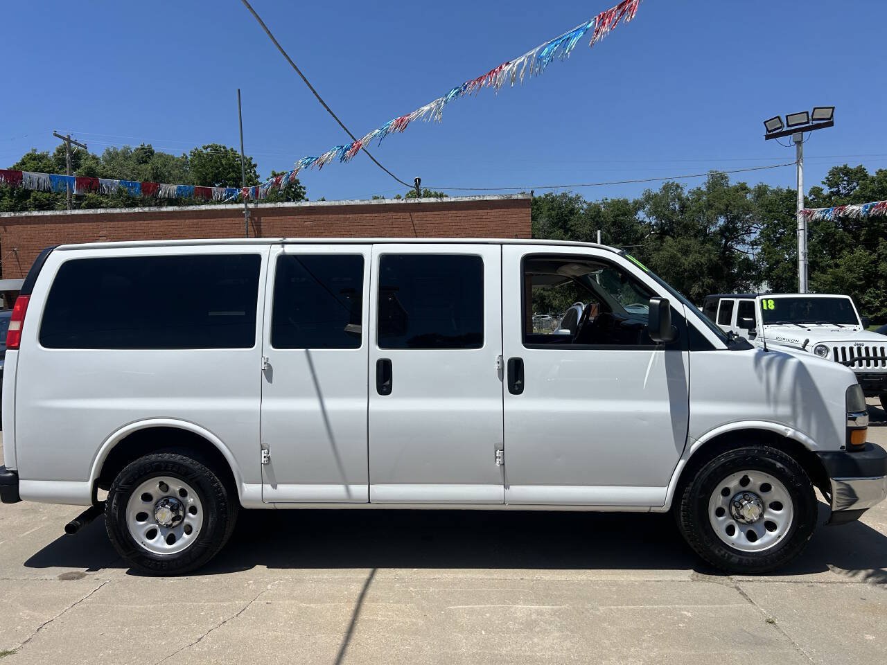 Used 2014 Chevrolet Express 1500 LT w/ LT Preferred Equipment Group RWD image 5