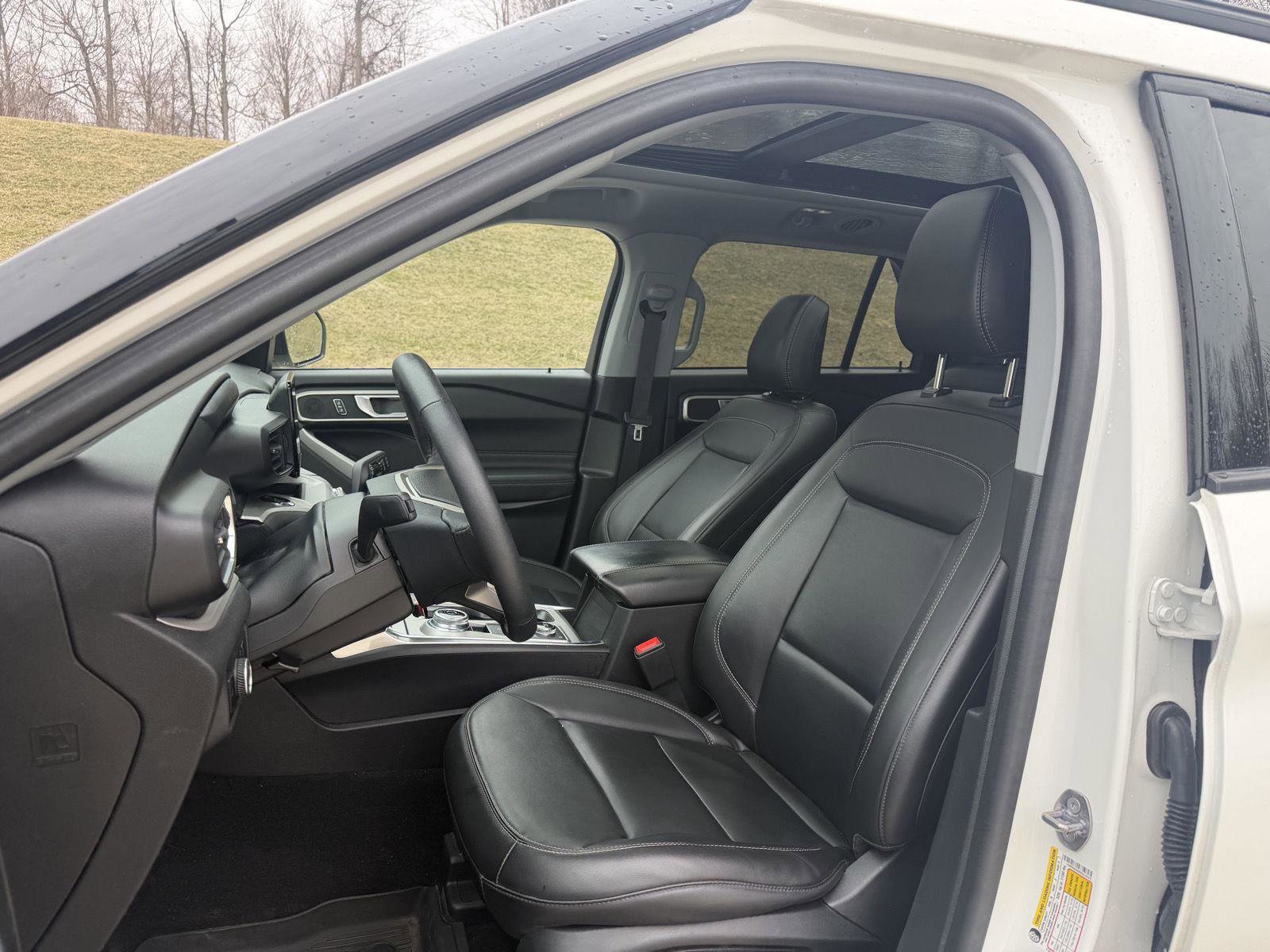 Used 2024 Ford Explorer XLT w/ Equipment Group 202A image 13