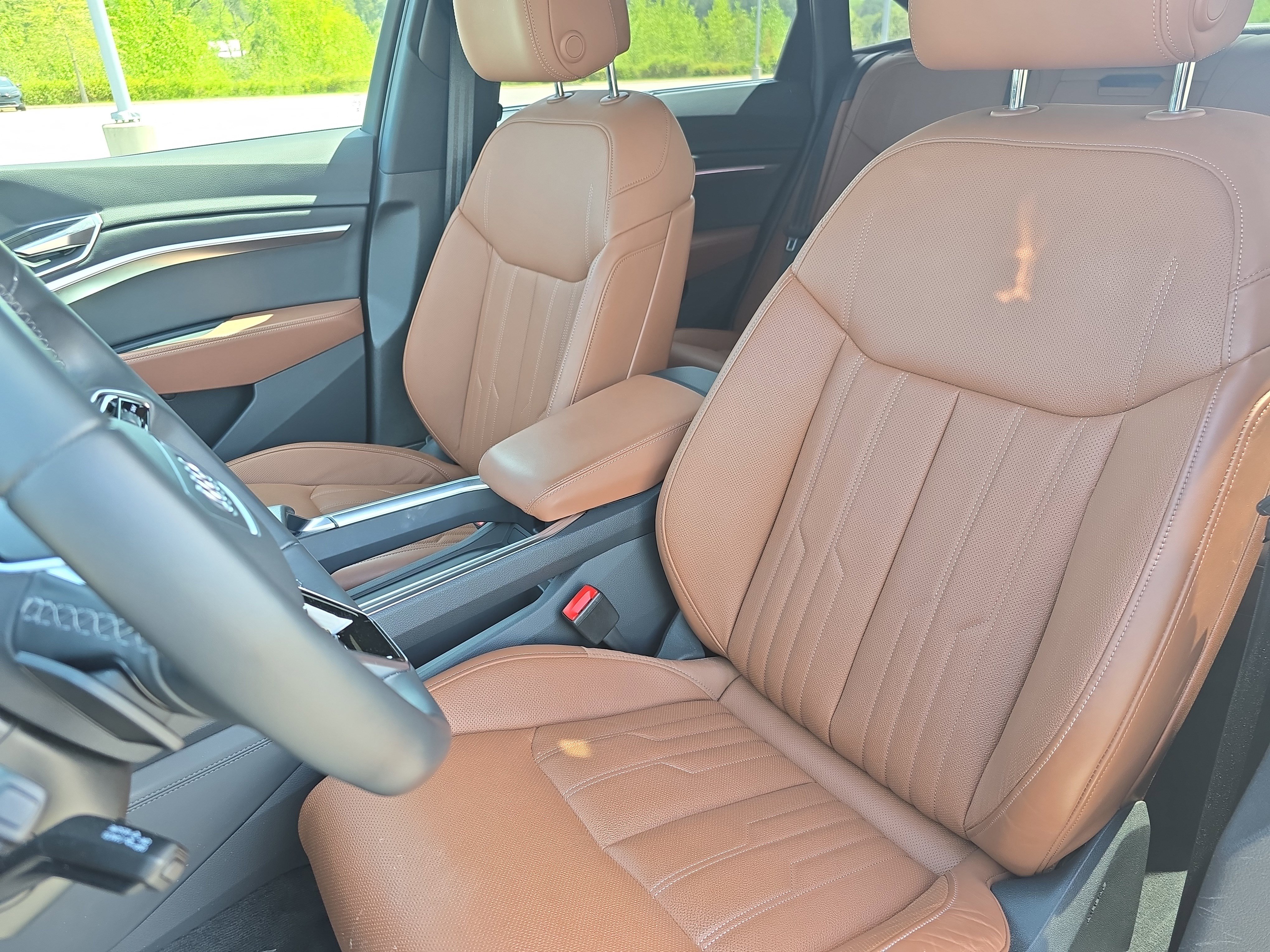 Used 2024 Audi Q8 e-tron Prestige w/ Prestige Package image 14