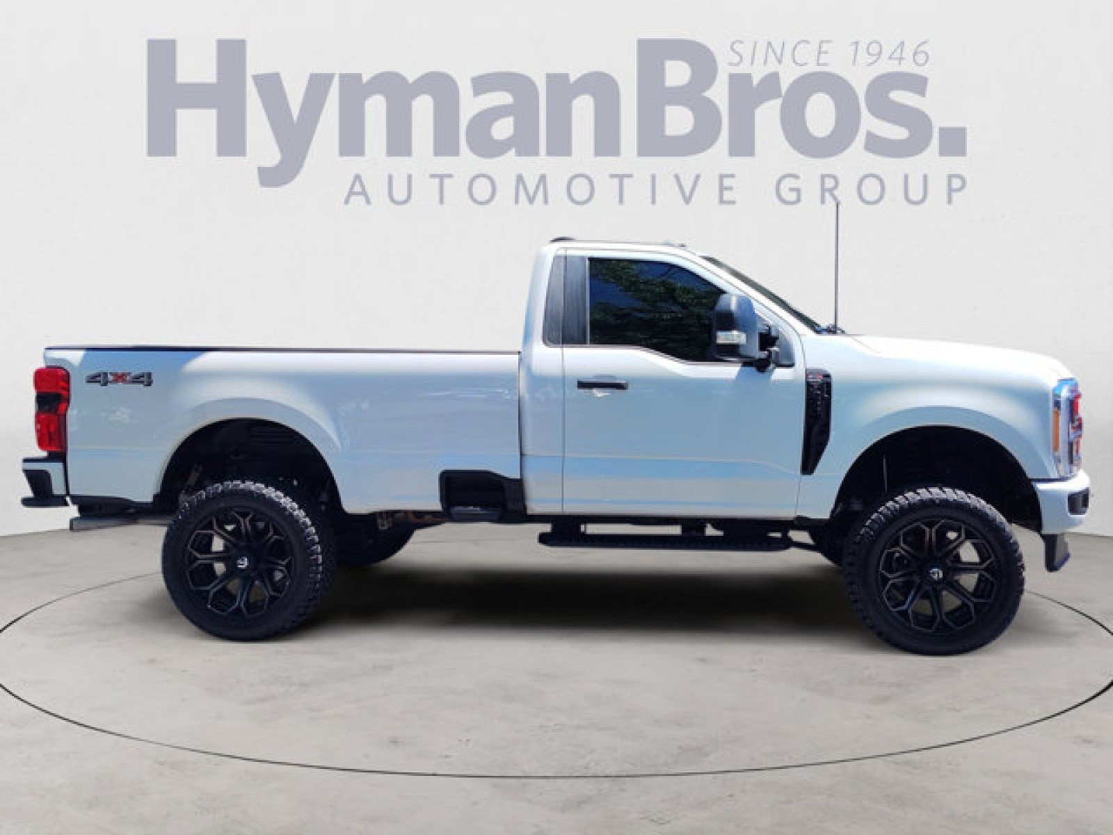 Used 2023 Ford F250 XL w/ STX Appearance Package AWD/4WD image 2