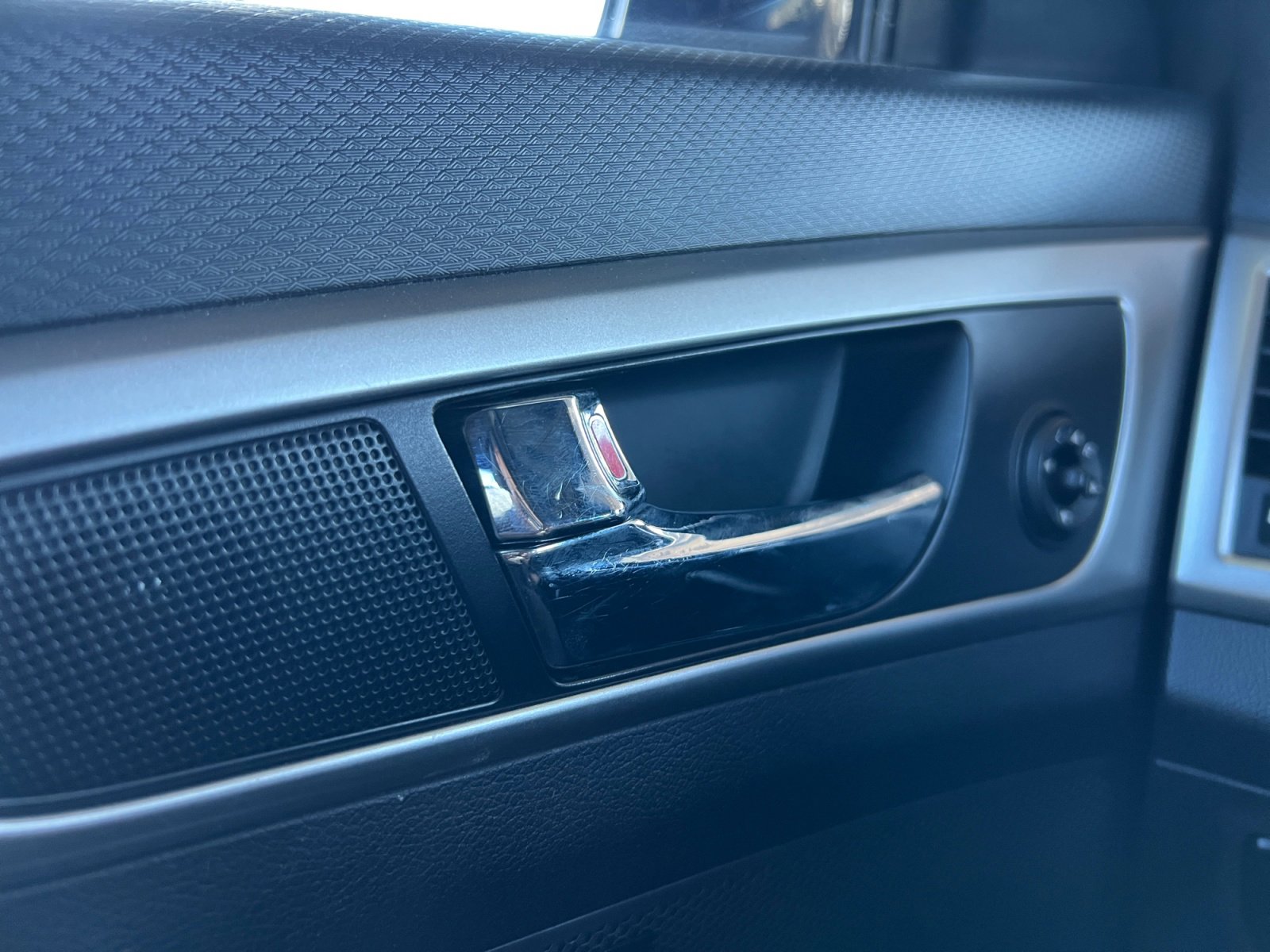 Used 2017 Hyundai Veloster Value Edition image 22