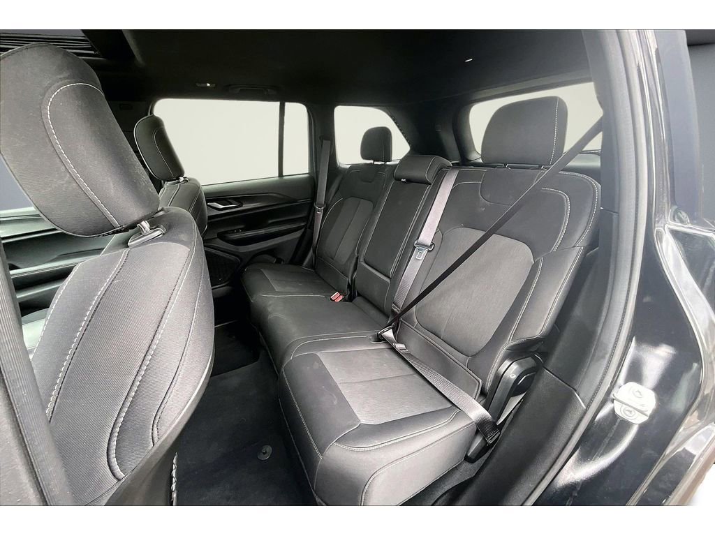 Used 2024 Jeep Grand Cherokee Laredo X w/ Luxury Tech Group I image 23