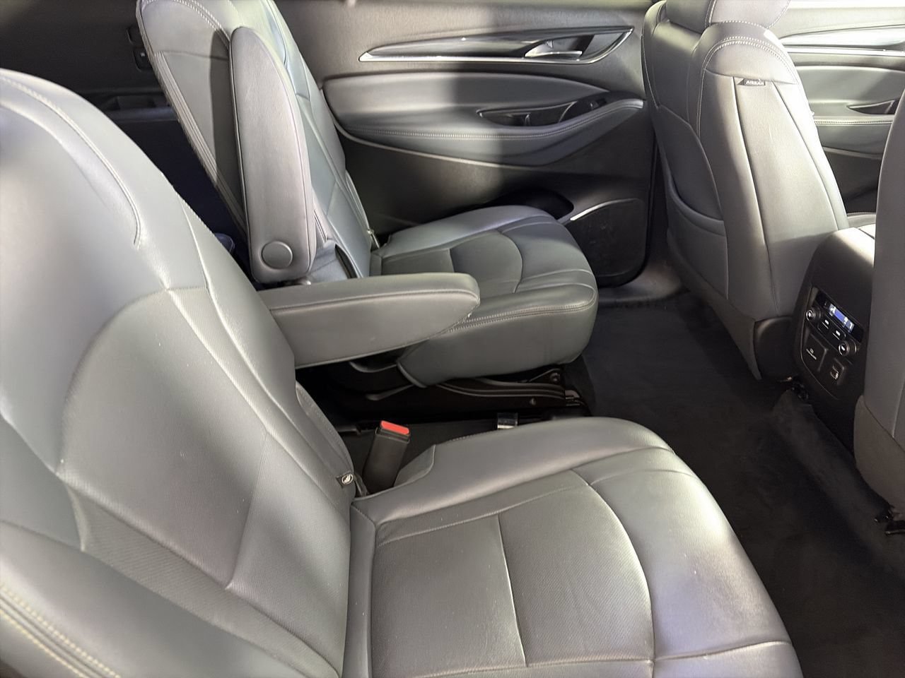 Used 2022 Buick Enclave Premium FWD image 24