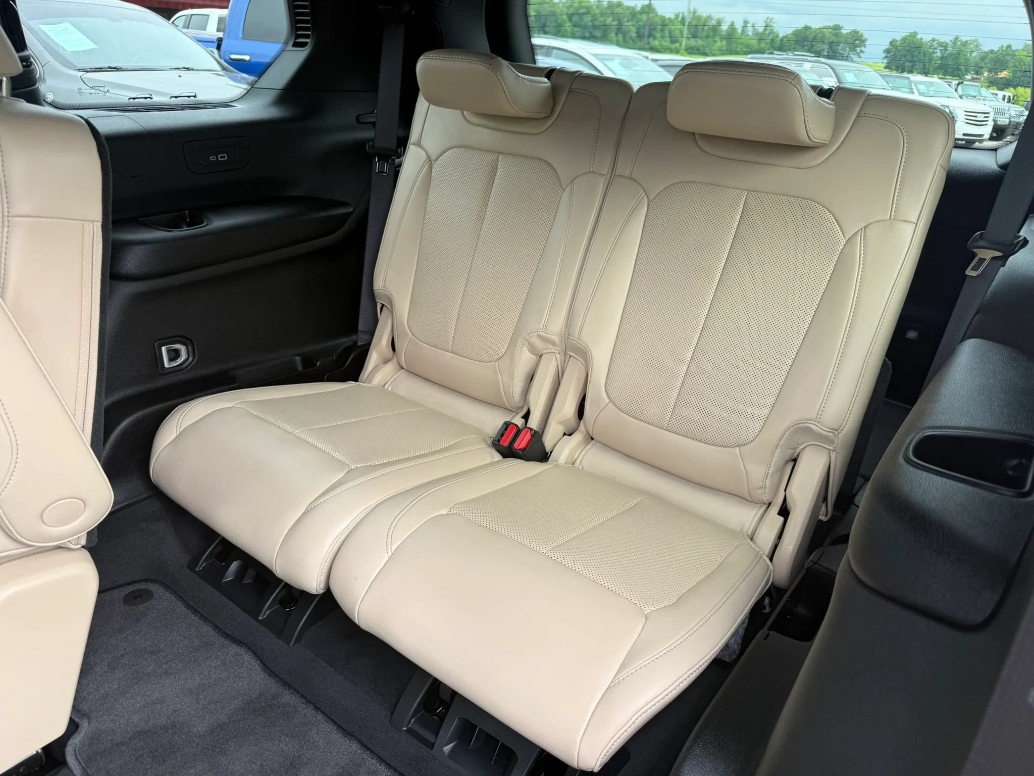 Used 2025 Jeep Grand Cherokee L Limited w/ Luxury Tech Group II AWD/4WD image 16