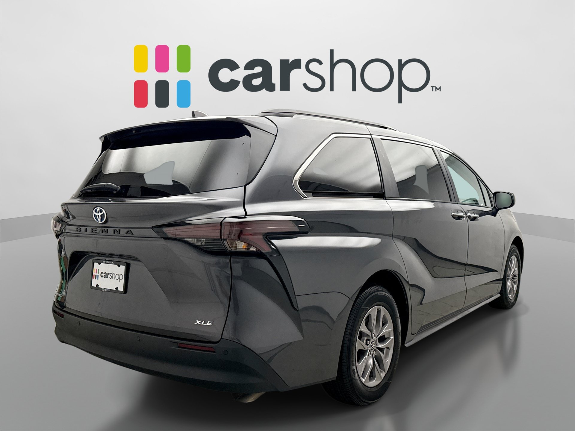 Used 2025 Toyota Sienna XLE AWD/4WD image 5