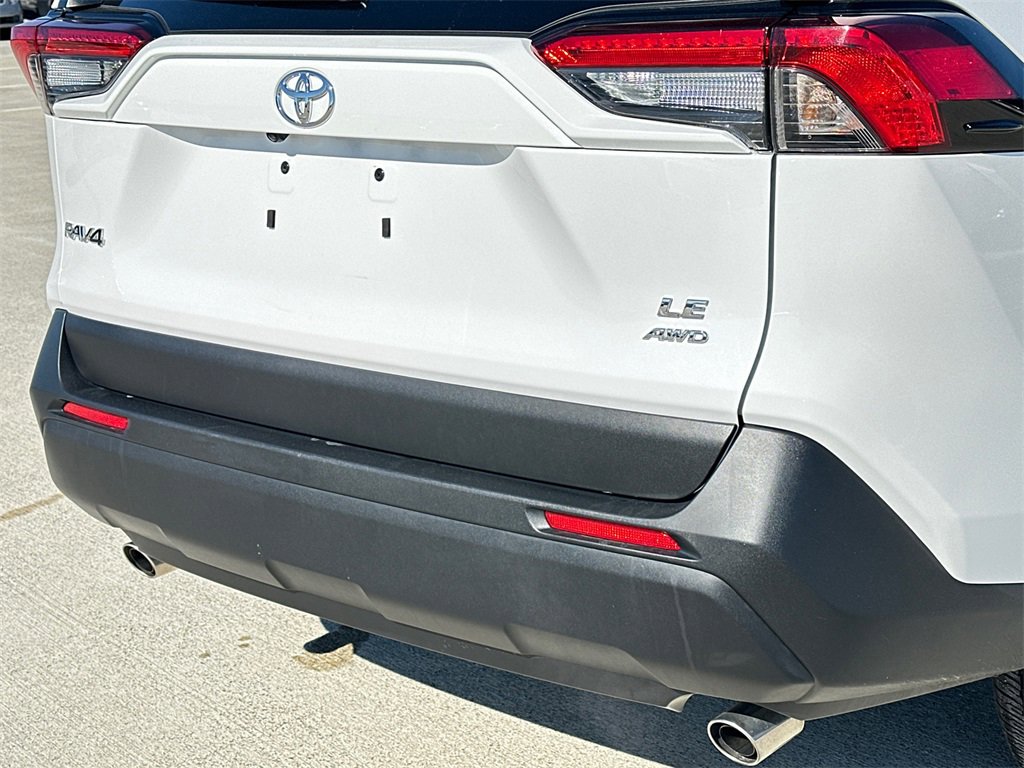 Used 2025 Toyota RAV4 LE image 5
