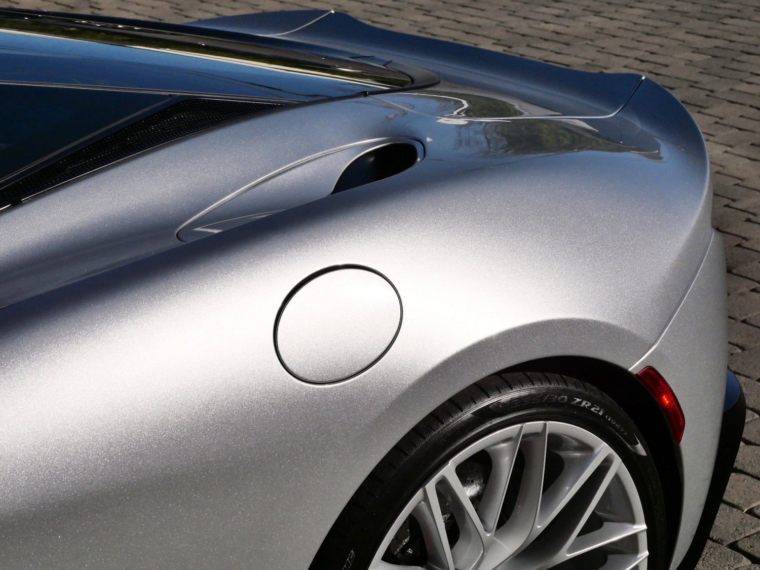 Used 2023 McLaren GT image 12