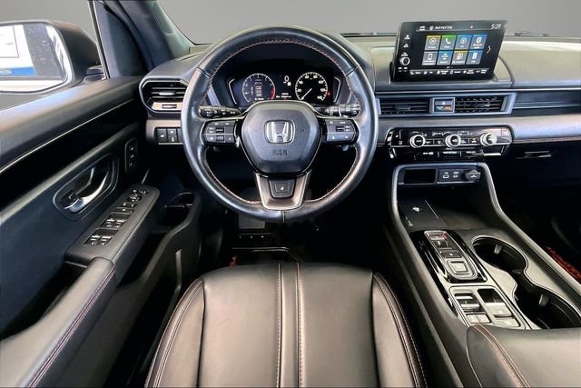 Used 2025 Honda Pilot TrailSport image 8
