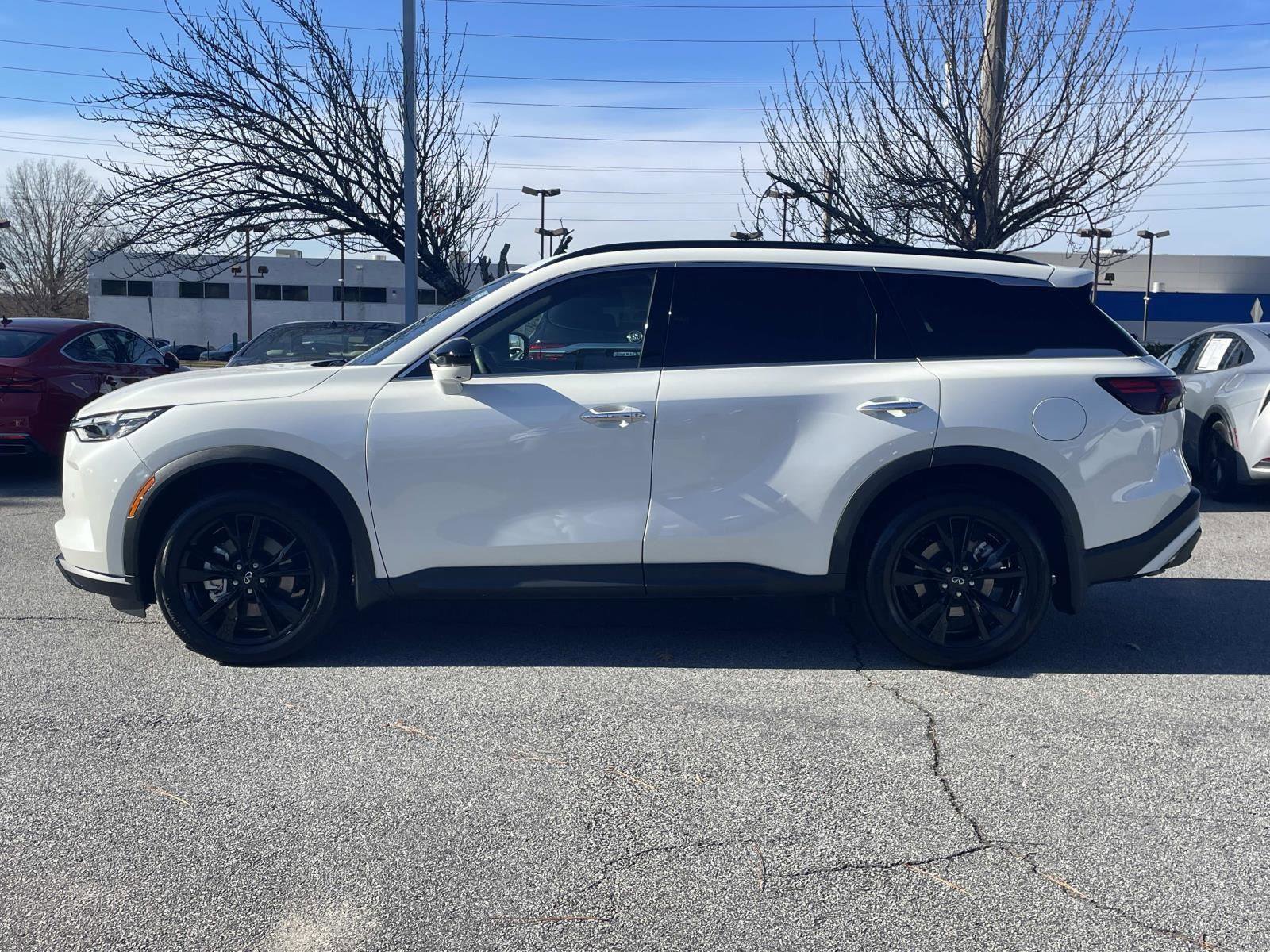 Certified 2025 INFINITI QX60 Luxe w/ Black Edition image 2