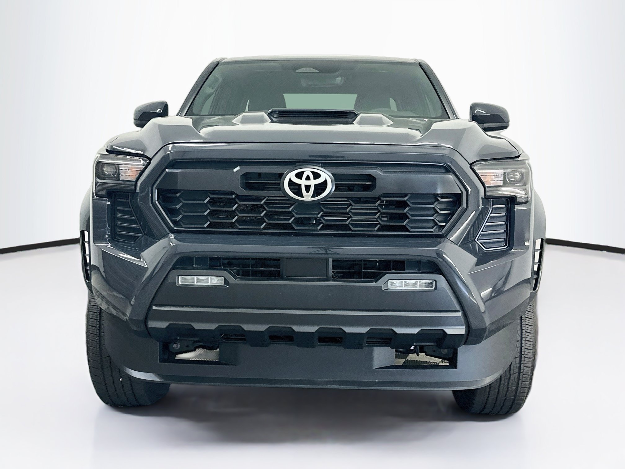 Used 2025 Toyota Tacoma TRD Sport AWD/4WD image 2